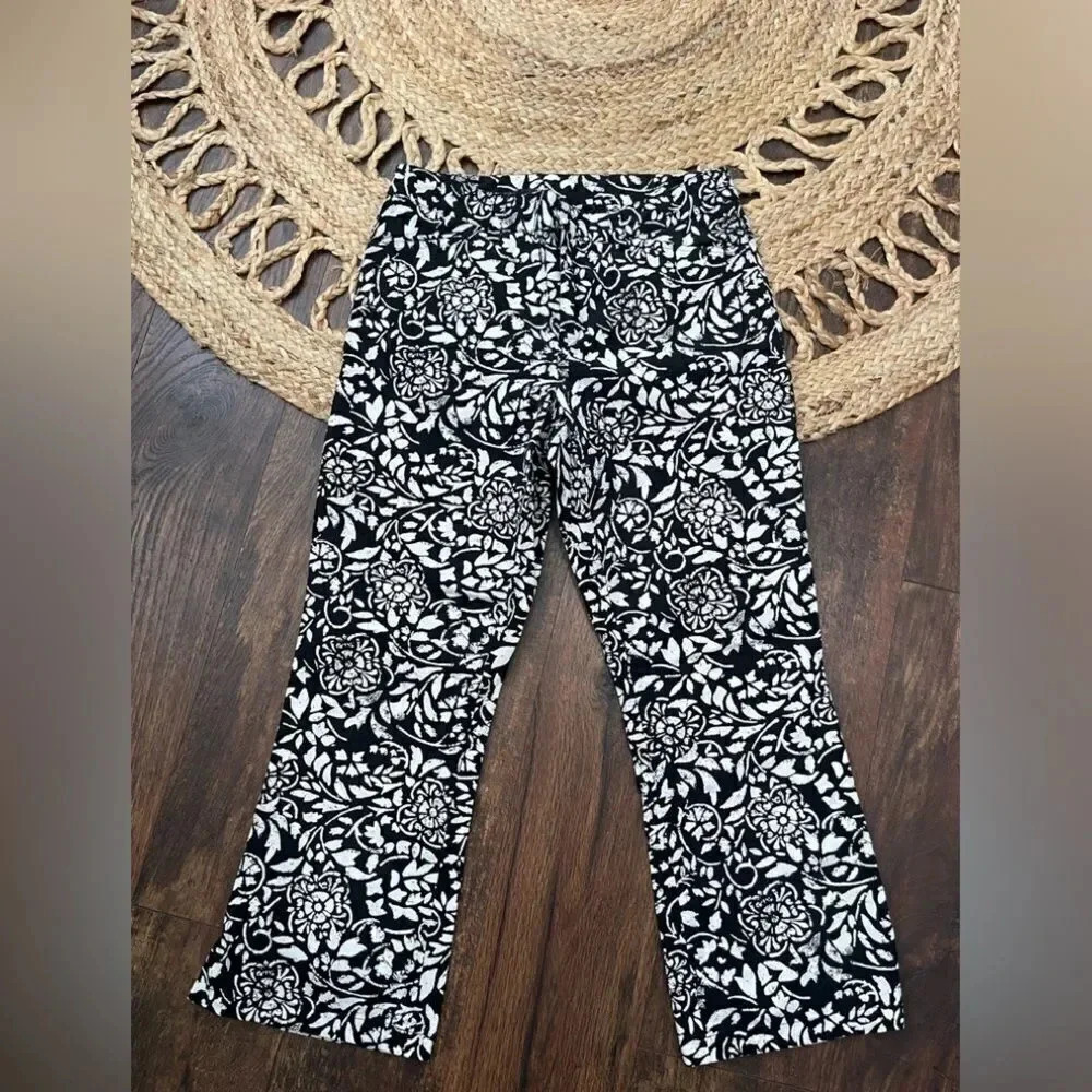 Ralph Lauren Black and White Floral Capris Size 4